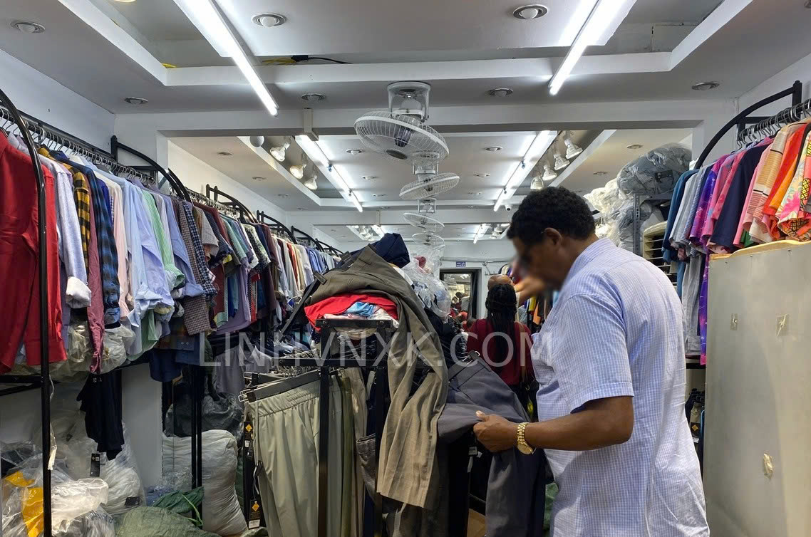 LinhVNXK is a family-run men's clothing store in Hanoi, established in 2009.